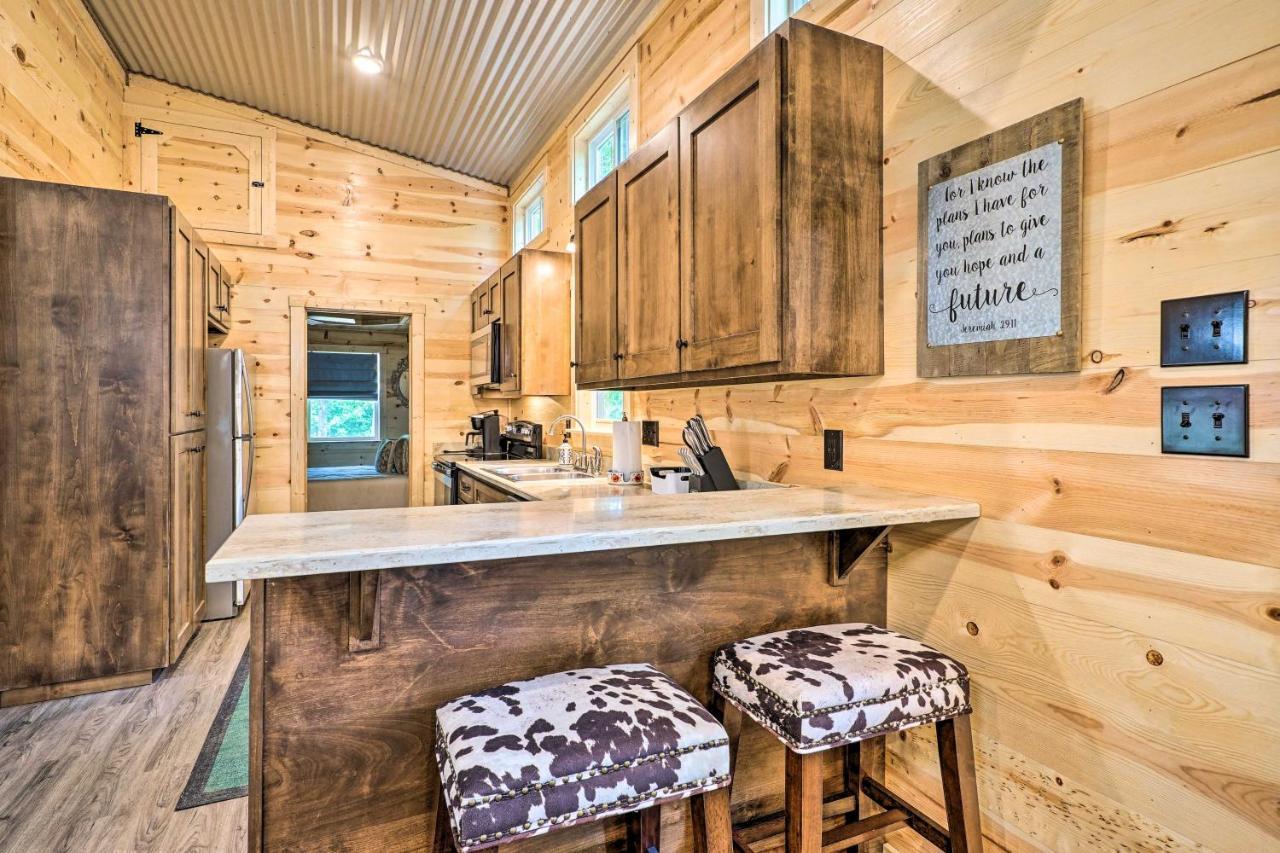 Stylish Cabin By Beavers Bend Hot Tub And Fire Pit Broken Bow Bagian luar foto