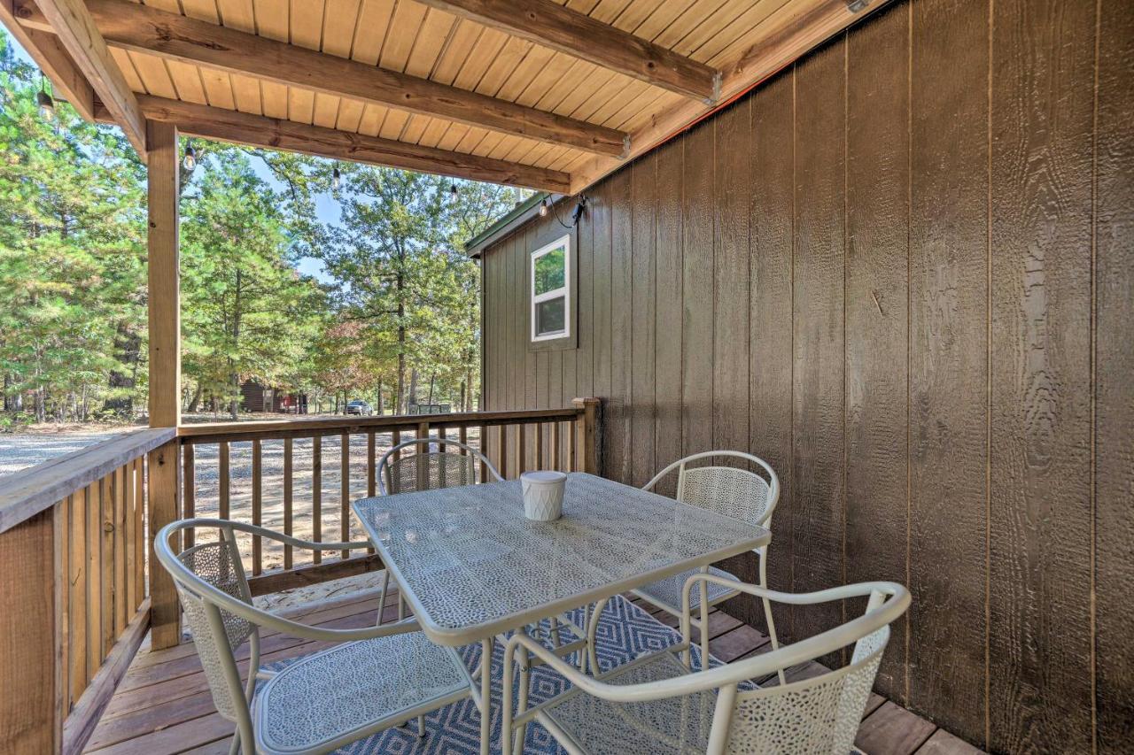Stylish Cabin By Beavers Bend Hot Tub And Fire Pit Broken Bow Bagian luar foto
